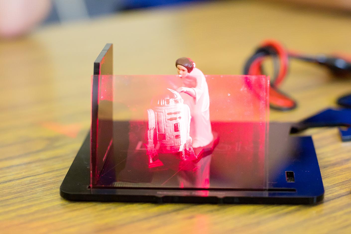 R2D2 Hologram with Leia